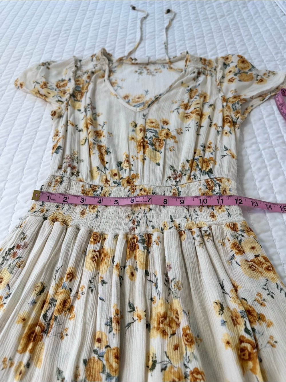 Love Crazy Women's M Cream Floral Smocked-Waist Mini Dress V-Neck/Ties Front - Picture 5 of 12